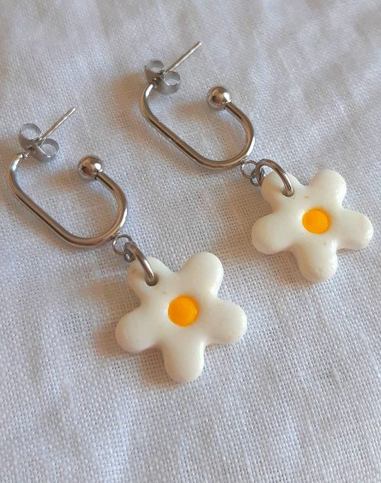 Créoles en acier argentées Flora