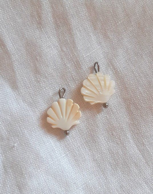 Charm coquillage nacre argenté pour créoles 12mm