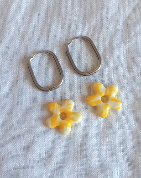 Fleurs en pâte fimo (vendues sans les créoles)