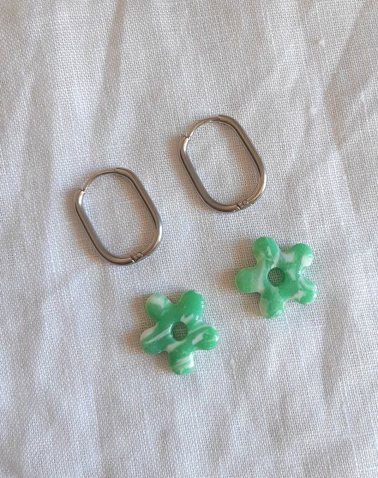 Créoles argentées + fleurs en pâte fimo à partir de 24€