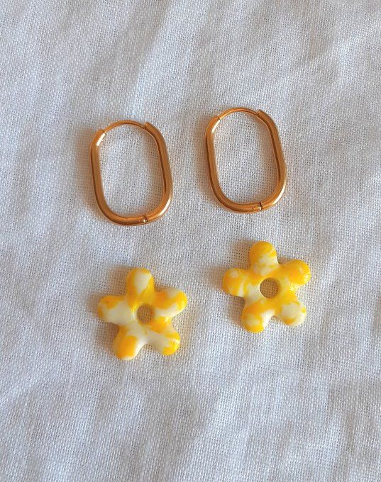 Fleurs en pâte fimo (vendues sans les créoles)