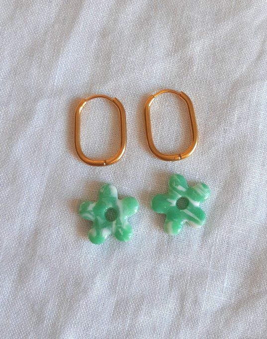 Créoles dorées + fleurs en pâte fimo à partir de 24€