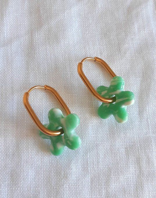 Créoles dorées + fleurs en pâte fimo à partir de 24€