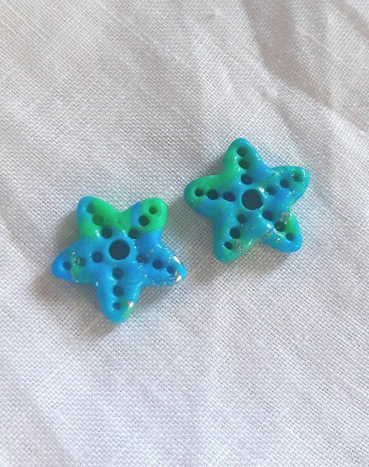 Étoiles de mer en pâte fimo bleues/argentées