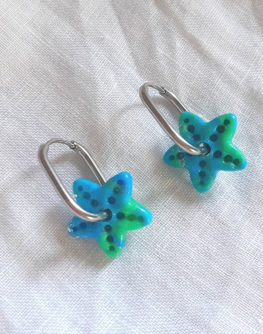 Étoiles de mer en pâte fimo bleues/argentées