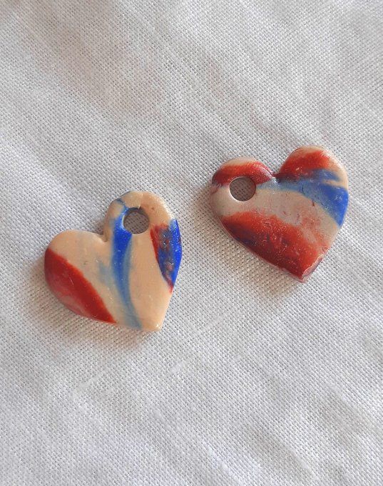 Coeurs marbrés bleu en pâte fimo