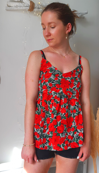 Top fleuri rouge Grenade